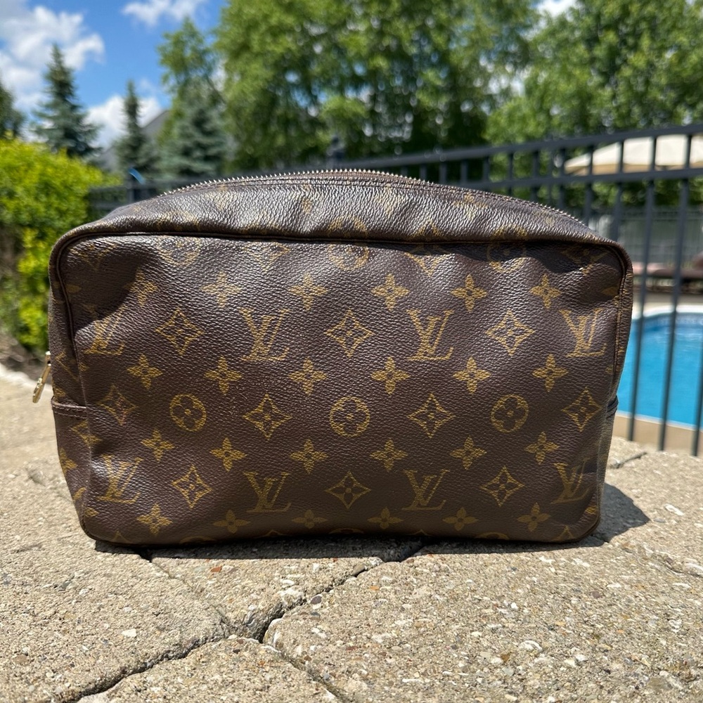 Louis Vuitton Monogram Trousse Toilette 28
